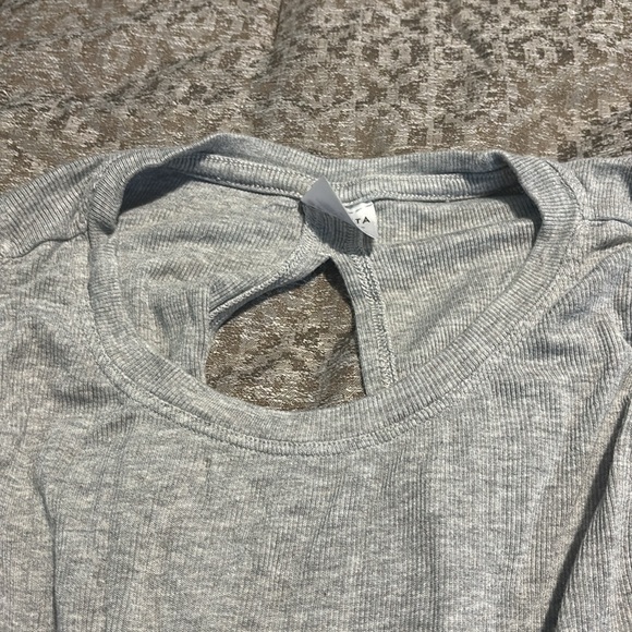 Athleta Light Gray Ribbed Top - Picture 3 of 4